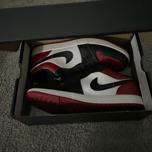 Air Jordan retro 1 low. main image 6